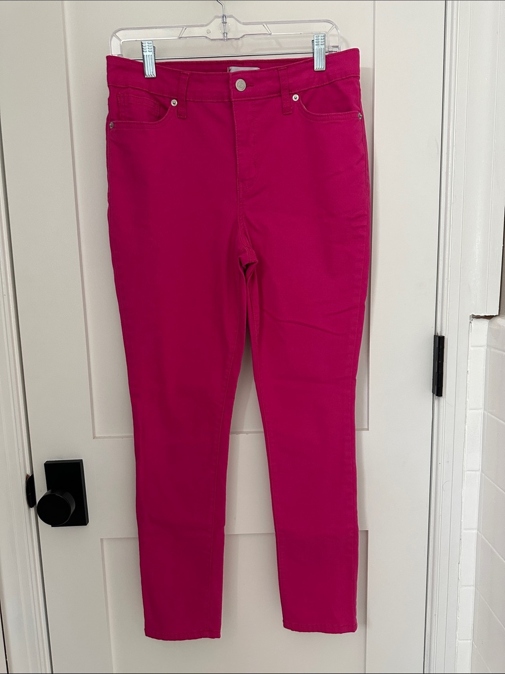 crown & ivy Hot Pink Fuchsia Skinny Jeans